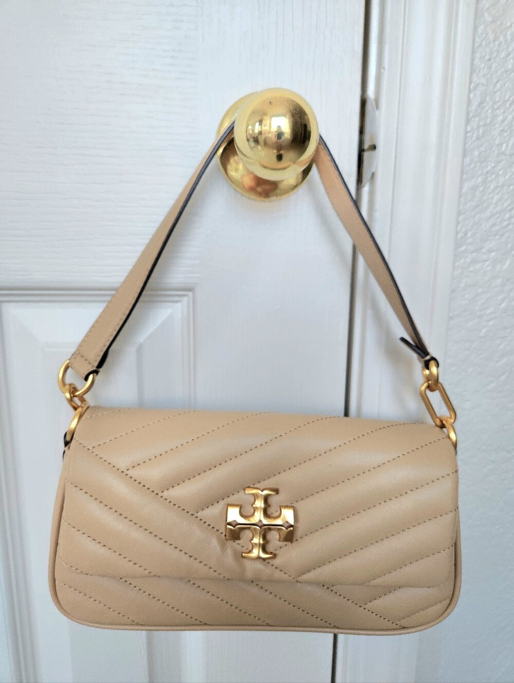 Tory Burch Beige Quilted Shoulder/Crossbody Bag - Picture 1 of 16